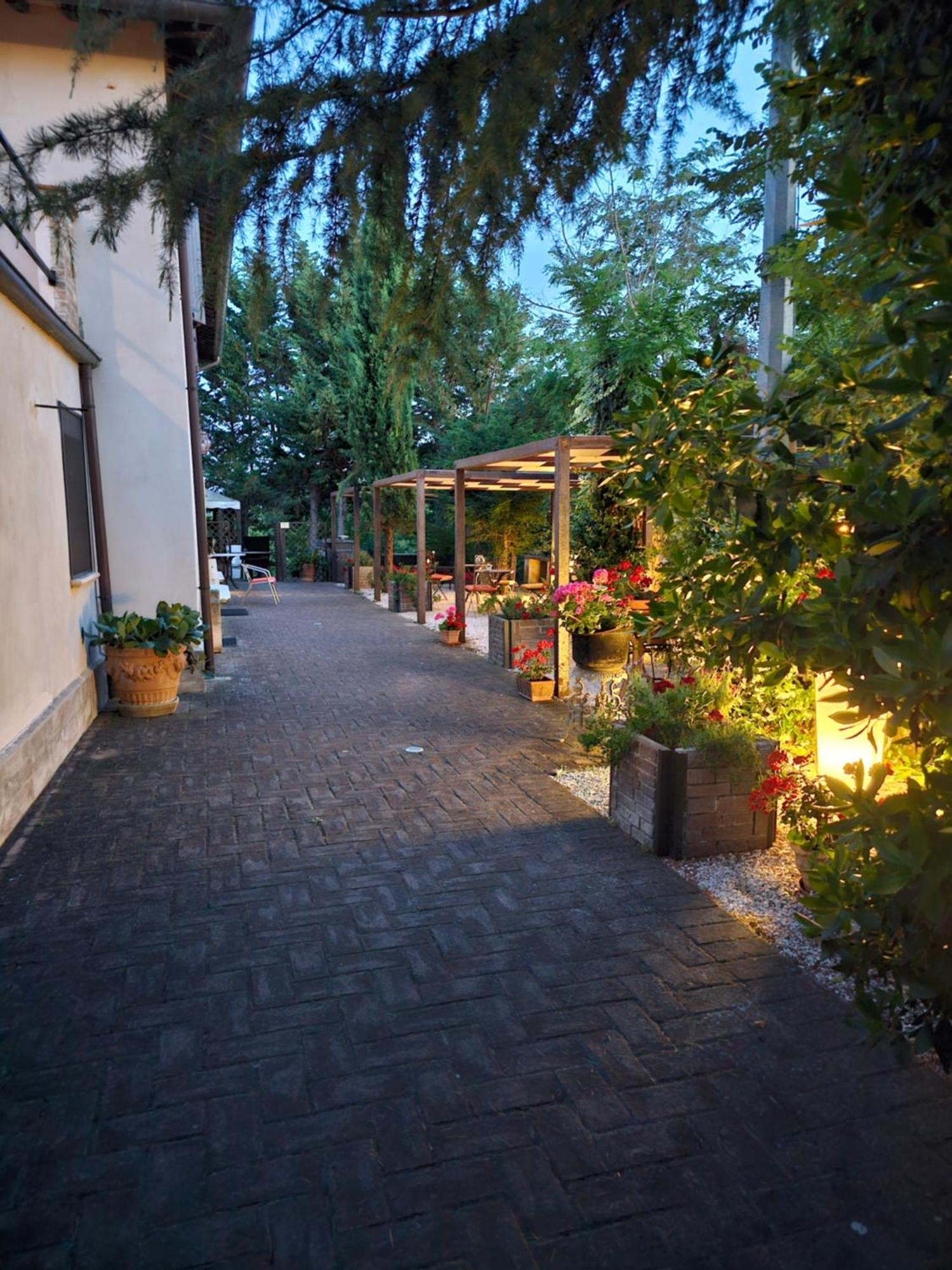 Convento Di San Martino In Crocicchio Hotel Urbino Kültér fotó